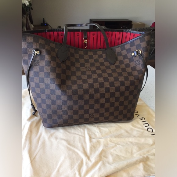 Louis Vuitton Handbags - Louis Vuitton Damier neverfull size MM